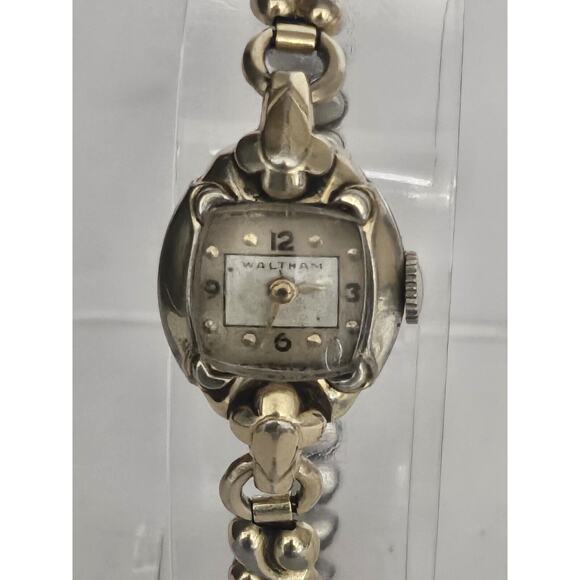 Vintage RareLadies Waltham 21 Jewel Mechanical Wind Watch 675 Caliber Runs Great - Picture 1 of 9